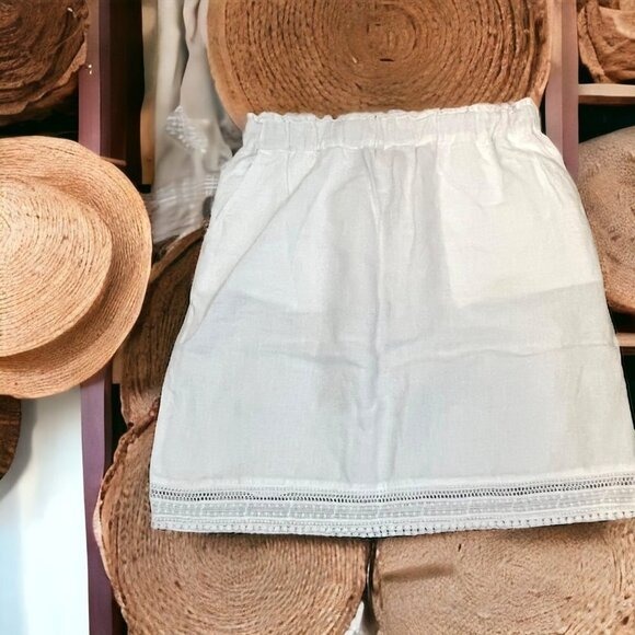 fresh produce Dresses & Skirts - Fresh Produce White Linen‎ Eyelet Trim Pull on Skirt w/ Pockets XS